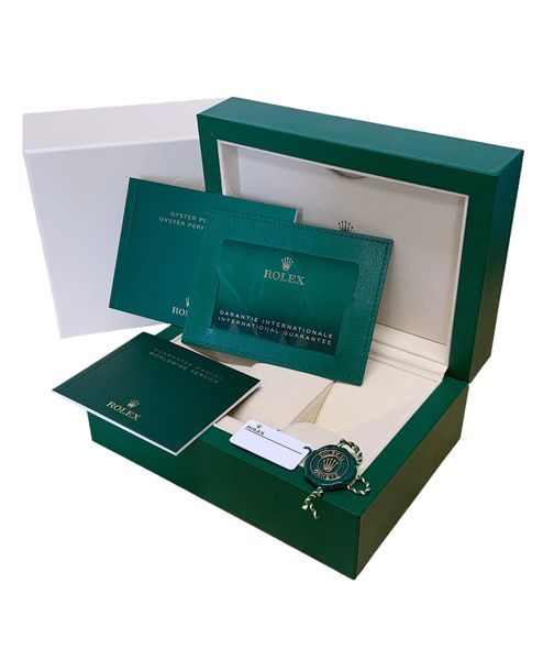 Rolex Oyster Perpetual 124300